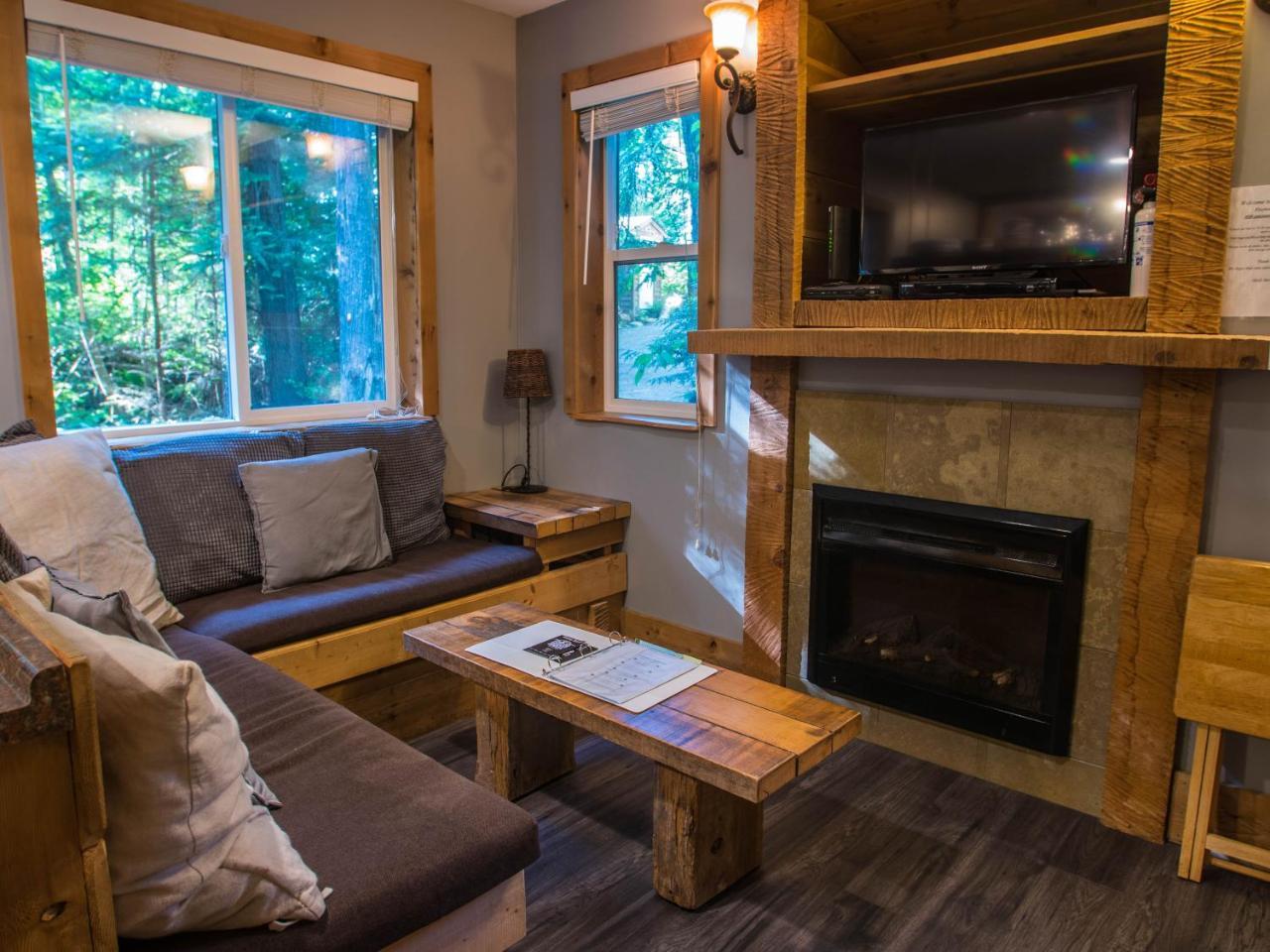 Surfs Inn Rainforest Cottages Ucluelet Kültér fotó